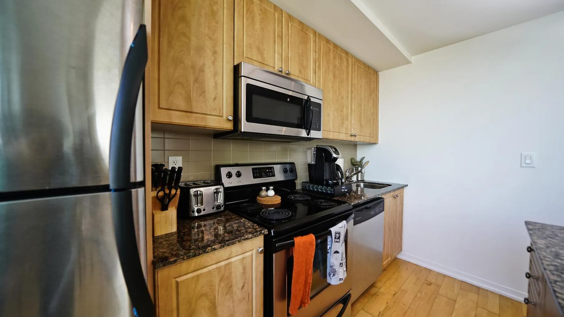 Apartment Rivetstays - The Bremner I Toronto Canada