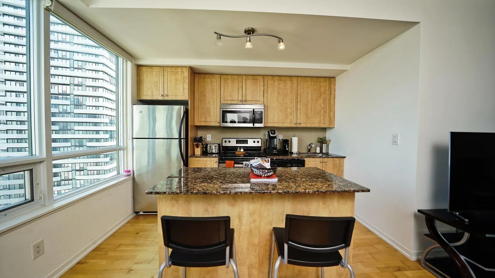 Rivetstays - The Bremner I Toronto 0*,